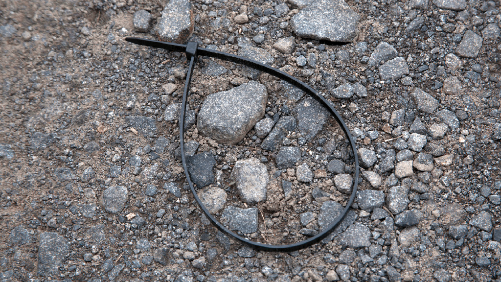 Cable tie found at the scene