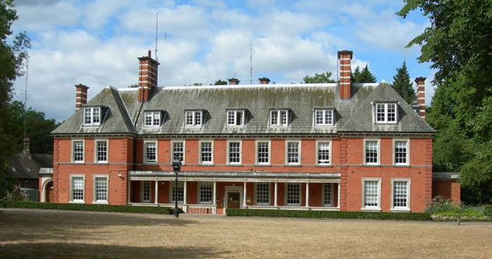 Alan's last station in the Met Police, Hyde Park Police Station.