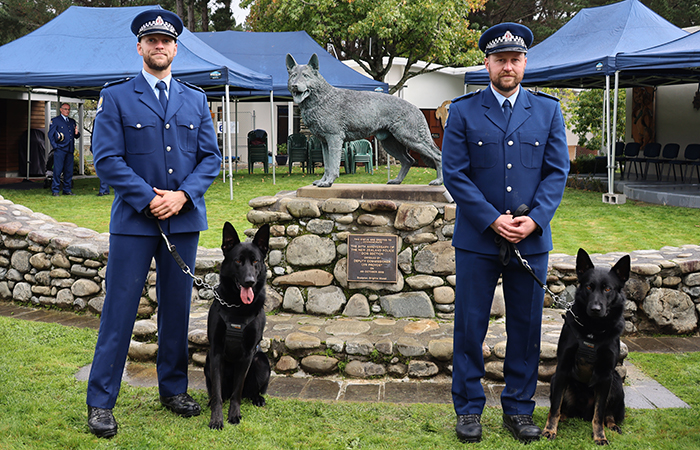 Constables Ruan Smit with Lexx and Vanja Spiric with Steel.