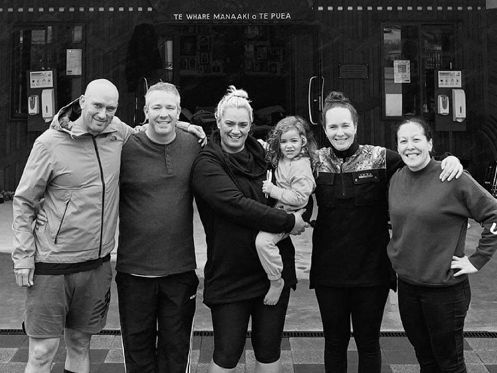 Tāriana Brendon (Ben) Wetini, rātou ko Tāriana Mark Clayton, ko Tāriana Mihi Butler e mau ana i Te Kahurangi, ko Kairapuhara Casey Morrison me Tāriana Kairapuhara Matua Ngahiraka Latimer.