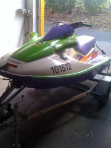 Kawasaki 900 ZXI. Purple seat with green