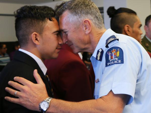 YES hongi