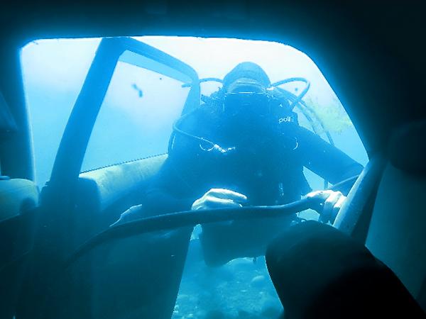 dive car