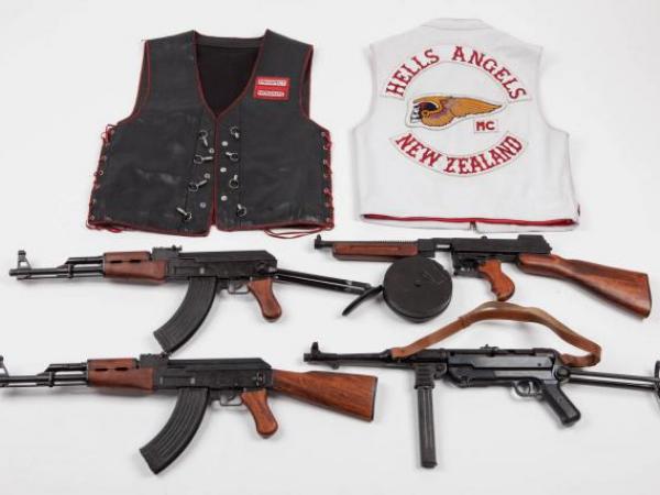 Police seize imitation assault rifles an