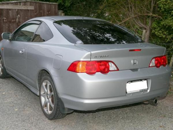 Silver Honda Integra, registration FJQ690