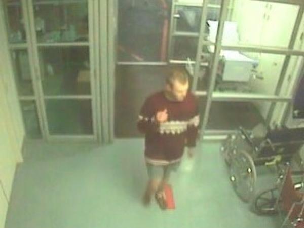 CCTV footage of a good samaritan who Auckland Police would like to speak to for assisted an assault.