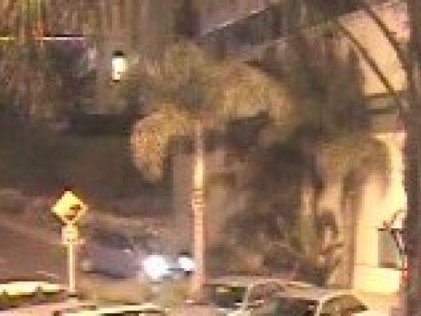 CCTV footage of the car of a good samaritan who Auckland Police would like to speak to for assisted an assault.