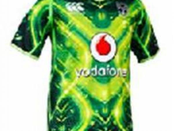 Police hope this distinctive Warriors jersey will help people recognise Trevor SMITH