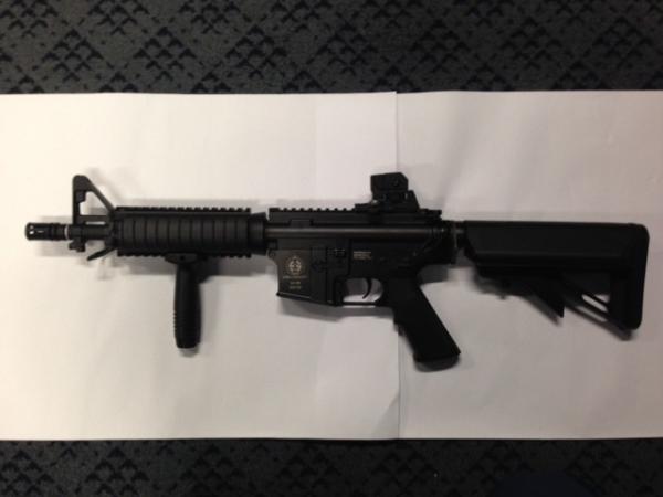 Can you tell if this is real?? This gun is a replica 
