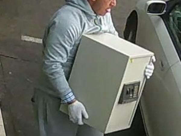 Who is this?? If you know please call Detective Shane Page on 09 213 7899