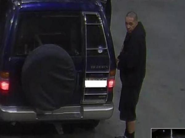 Do you recognise this man? Call Avondale CIB on 09 213 7579