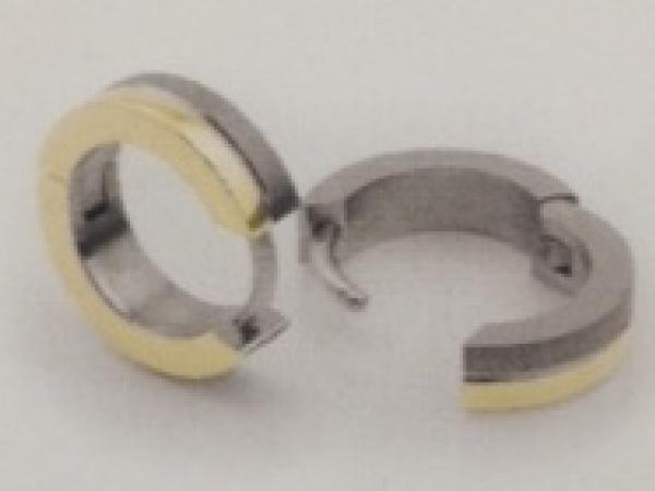 Jewellery stolen from Bezett’s Jewellery on George St at 5.40am, Monday 6 July 2015