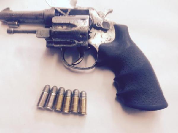 A loaded gun which was found with a quantity of methamphetamine