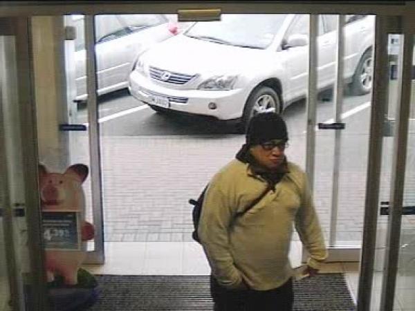 Man still wanted after robbery in Petone 1