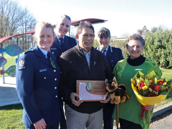 Supt Jeanette Park, A/C Sandy Venables, Des Ratima, A/C Tania Kura and Des’ wife Evelyn