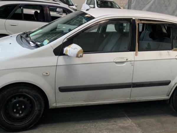 The 2004 Hyundai station wagon