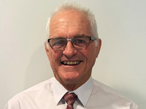 Mr Bruce Russell