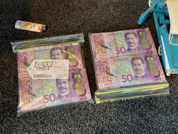 Cash seized photo 3