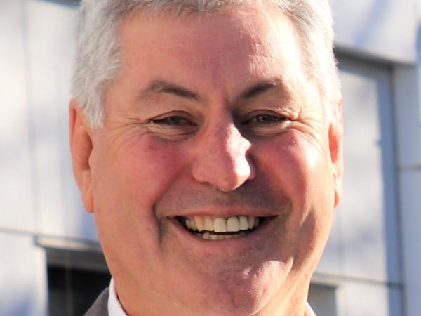 Lew Warner MNZM