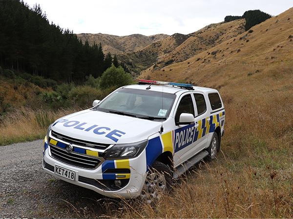 Police 4WD rural day
