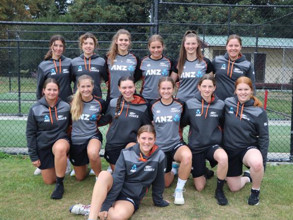 New Zealand U19s... Top row, L-R: Natasha Codyre, Georgia Plimmer, Lucy Boucher, Molly Loe, Olivia Gain, Gemma Adams, Georgina H