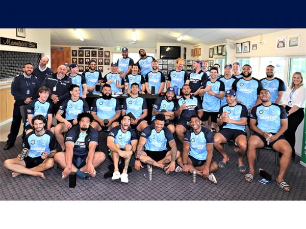 The 2021 Taniwha squad with police officers