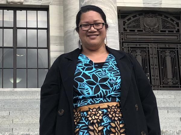 Melemo Afu-He-Tau Fa’aui Siakumi.