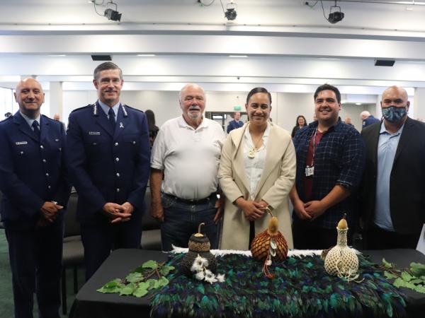 L-R: Central District Māori Responsiveness Manager Inspector Cliff Brown and Commissioner Andrew Coster with the inaugural membe