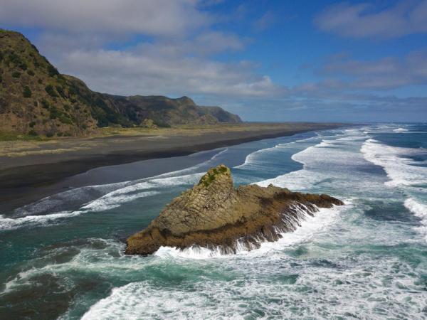 Karekare Beach