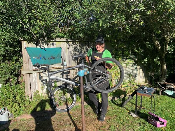 Dave, from RAD Bikes, accepted a savoury scone as payment for fixing up Mark’s bike. 