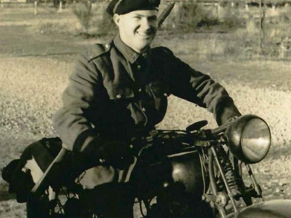 New Zealand Air Force aircraft mechanic Francis Gluyas with his 1929 BSA Sloper.