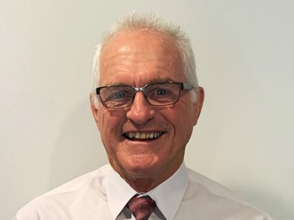 Mr Bruce Russell