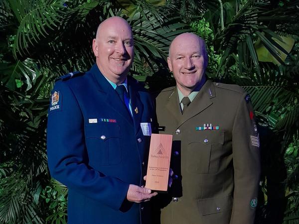 Senior Constable Glenn Dawson with Staff Sergeant Shane Wootton at the 2023 Tohu Awards. 