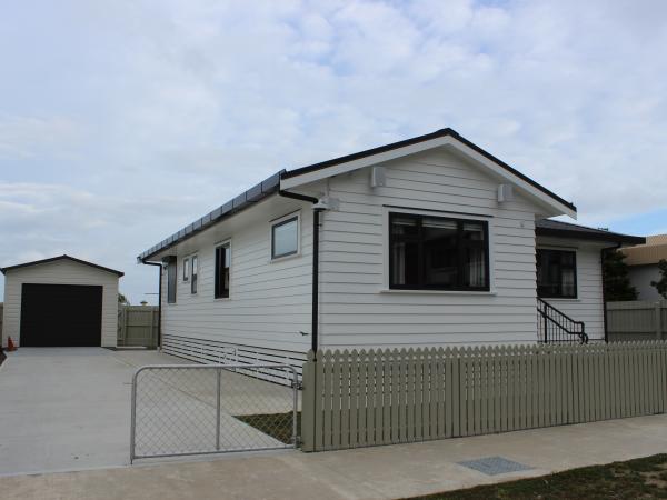 The single-level house.