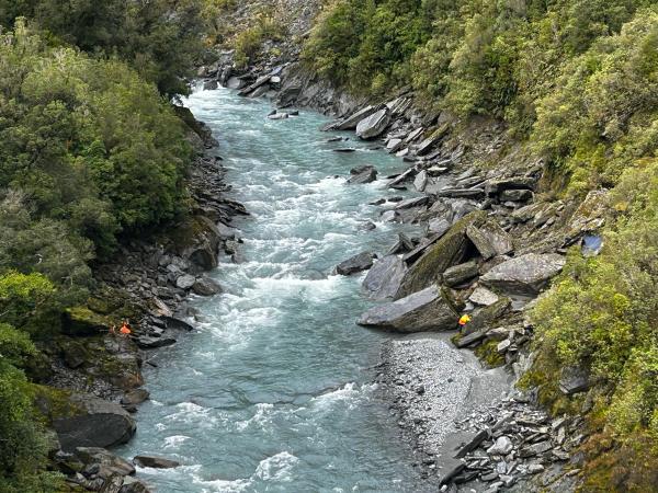 SAR teams scour the Hokitika River to find a missing man in Westland.