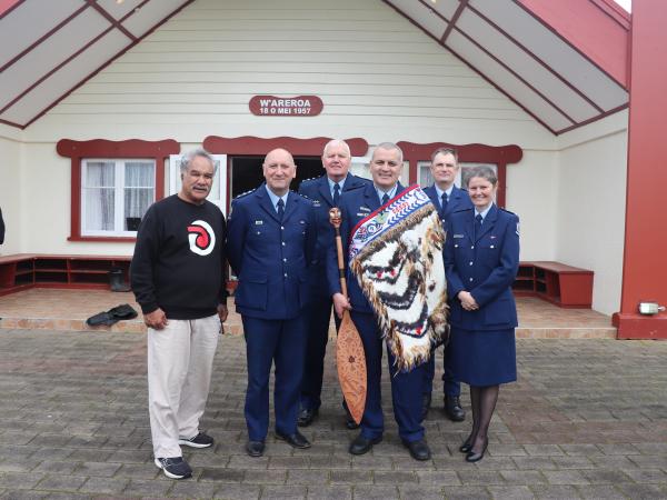 Outside the wharenui (L-R): Ngapari Nui (Te Runanga o Ngāti Ruanui Deputy Chair); Inspector Cliff Brown, Central District Māori 