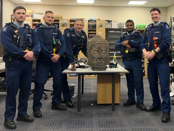 The statue in safe hands with Kapiti PST 5. 