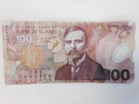 Fake $100 note 