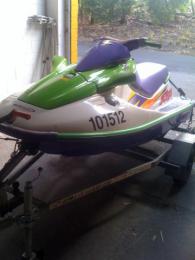 Kawasaki 900 ZXI. Purple seat with green
